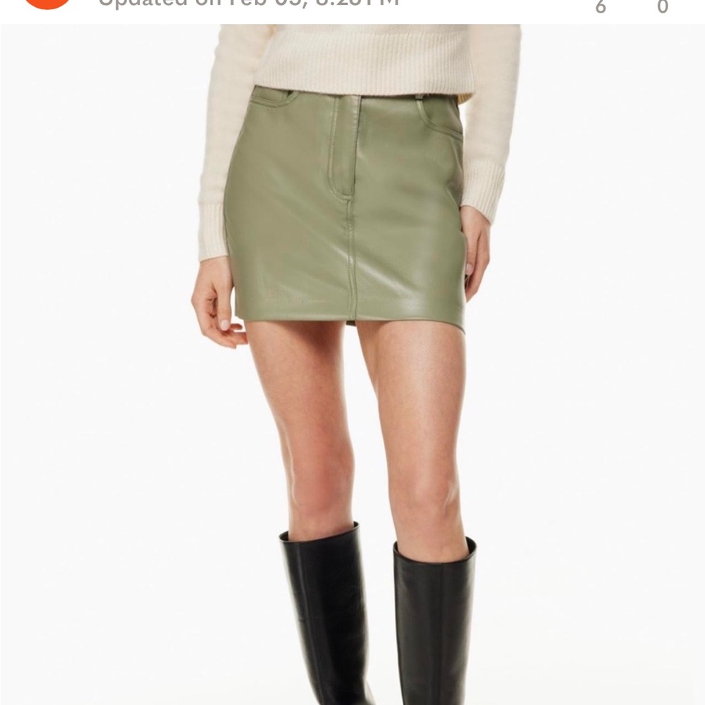 Aritzia Wilfred Green Faux Leather Skirt size 6